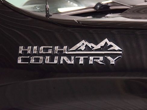 Used 2020 Chevrolet Silverado 1500 High Country w/ Technology Package AWD/4WD image 13