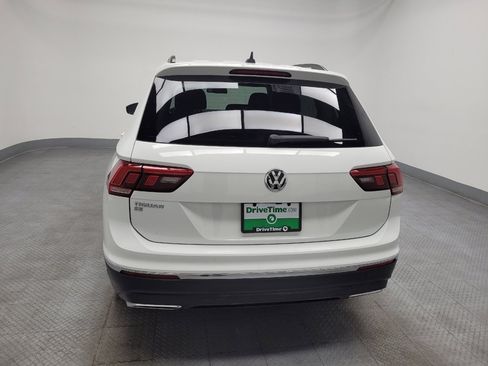 Used 2021 Volkswagen Tiguan SE w/ Panoramic Sunroof Package image 6