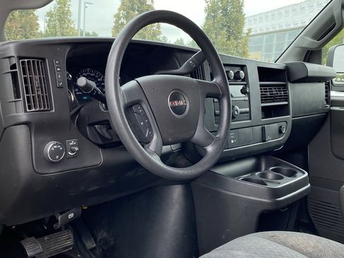 Used 2020 GMC Savana 2500 w/ Driver Convenience Package image 9