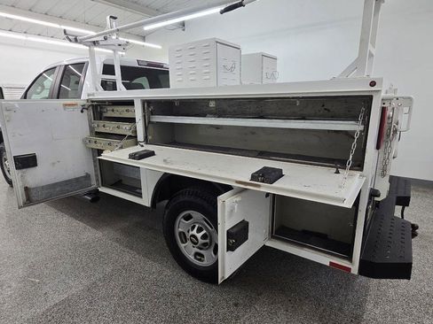 Used 2022 Chevrolet Silverado 2500 W/T w/ WT Fleet Convenience Package image 9