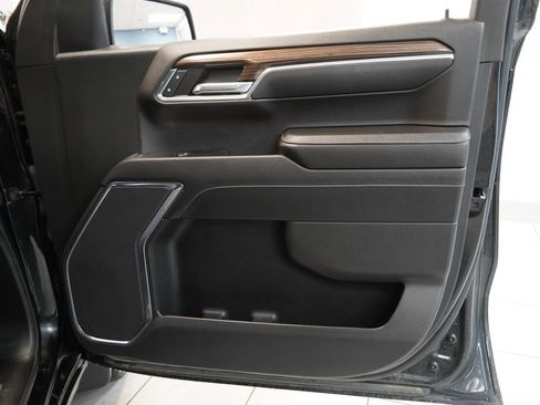 Used 2023 Chevrolet Silverado 1500 LT AWD/4WD image 30