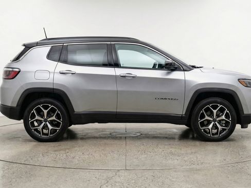 Used 2025 Jeep Compass Limited AWD/4WD image 8