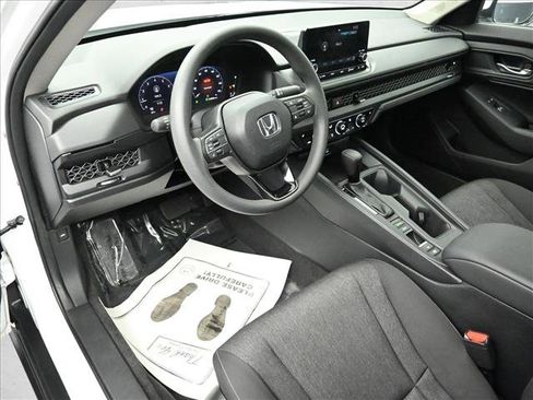 Used 2023 Honda Accord EX image 8