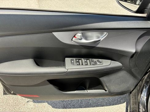 Used 2022 Kia Forte LXS w/ LXS Technology Package FWD image 20