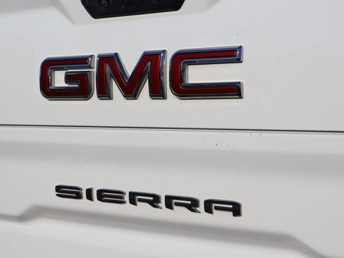 Used 2023 GMC Sierra 1500 AT4 w/ AT4 Premium Package AWD/4WD image 8