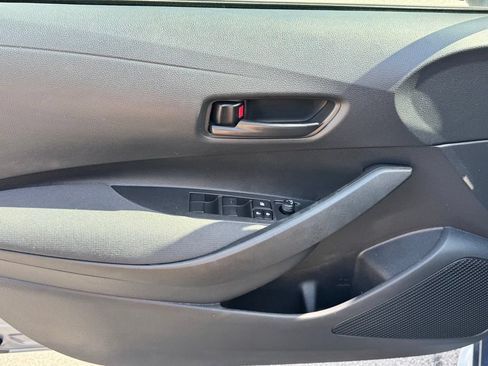 Used 2025 Toyota Corolla LE FWD image 24