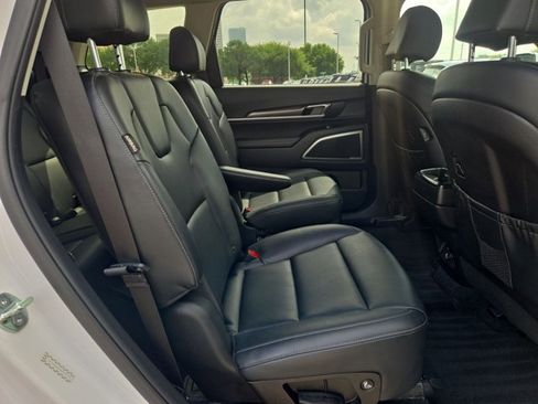 Used 2025 Kia Telluride S FWD image 20