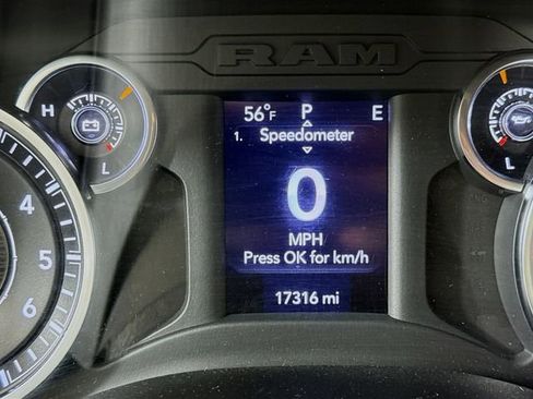 Used 2022 RAM 1500 Big Horn AWD/4WD image 12