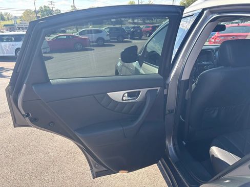 Used 2011 INFINITI FX35 AWD w/ Premium Pkg image 18