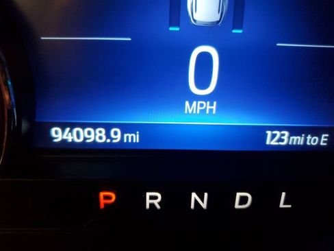 Used 2022 Ford Explorer XLT w/ Equipment Group 202A AWD/4WD image 18