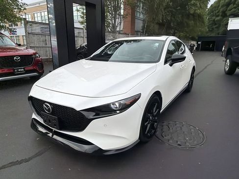 Used 2023 MAZDA MAZDA3 Hatchback w/Premium Plus Pkg AWD/4WD image 4