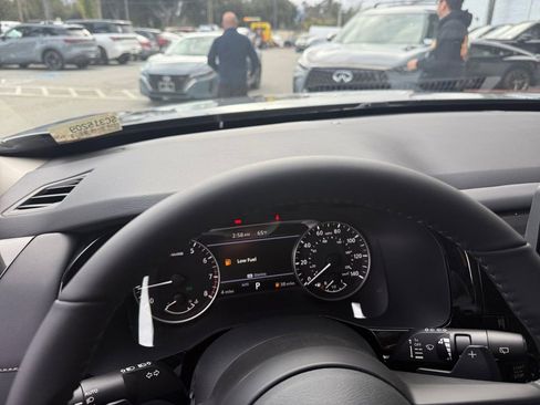 New 2025 Nissan Pathfinder SV image 25