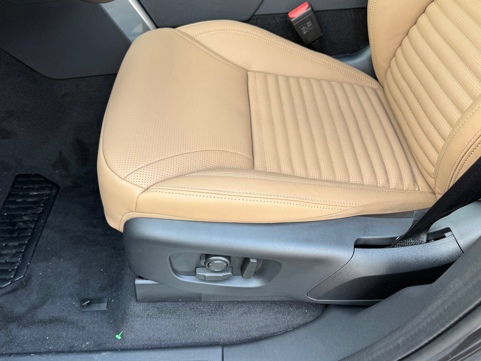 New 2026 Land Rover Discovery Limited Edition AWD/4WD image 48