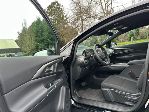 New 2026 Chevrolet Equinox EV LT image 20