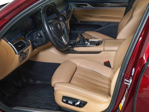 Used 2020 BMW ALPINA B7 xDrive AWD/4WD image 13