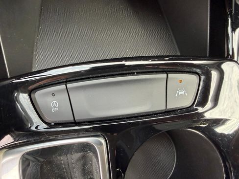 Certified 2024 Chevrolet Trax ACTIV FWD image 23