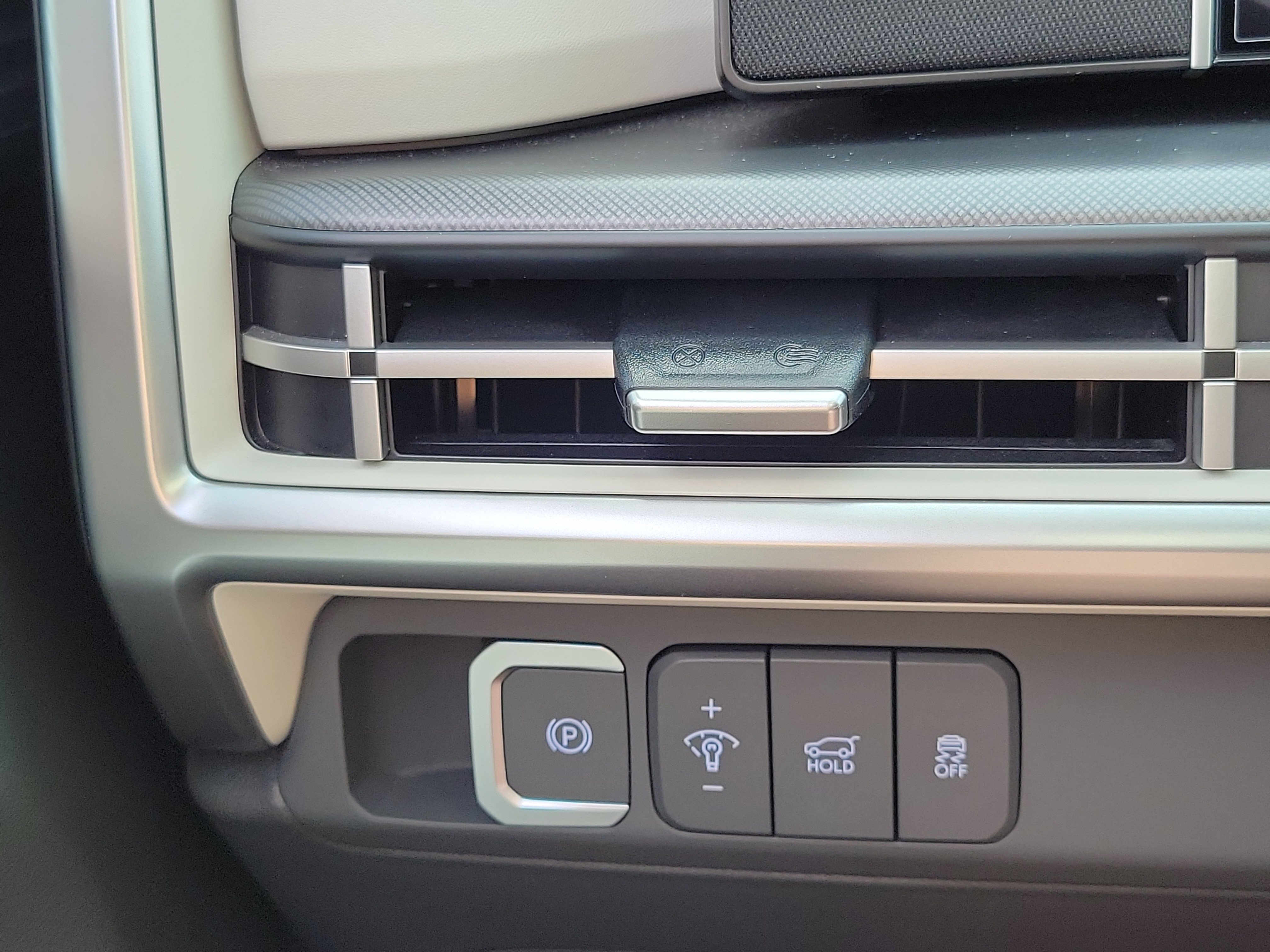 Certified 2026 Hyundai Santa Fe SEL FWD image 11