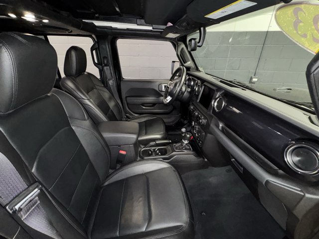 Used 2023 Jeep Wrangler Unlimited Sahara AWD/4WD image 18