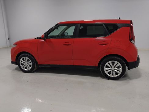 Used 2021 Kia Soul LX image 3