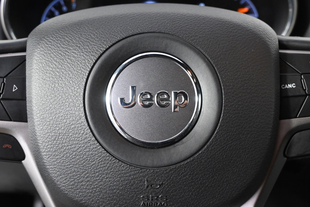 Used 2020 Jeep Grand Cherokee Altitude AWD/4WD image 35