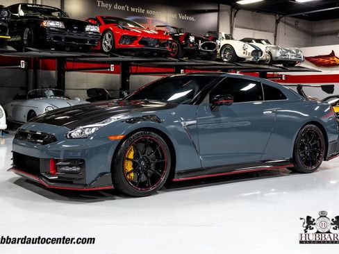 Used 2024 Nissan GT-R NISMO w/ NISMO Appearance Package image 4