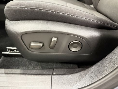 New 2026 Chevrolet Equinox EV LT image 24