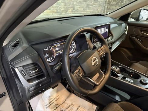 Certified 2025 Nissan Rogue SV image 12