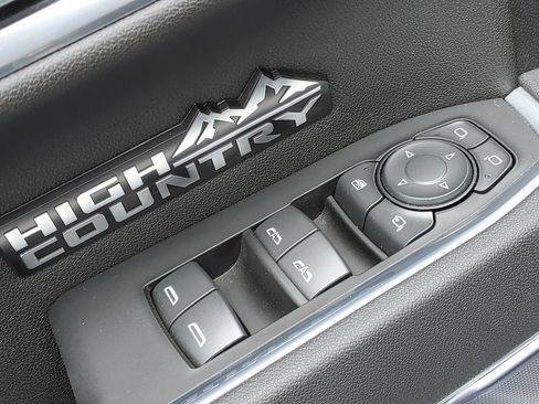 Certified 2025 Chevrolet Silverado 1500 High Country AWD/4WD image 27
