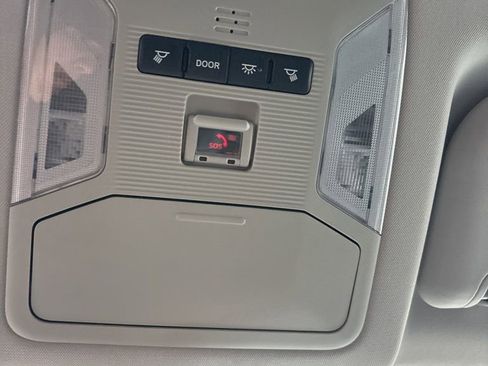 Used 2020 Toyota RAV4 LE image 29