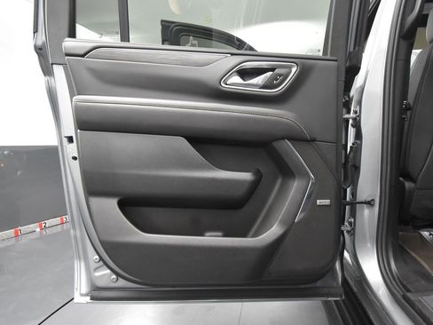 Used 2024 GMC Yukon XL SLT image 38