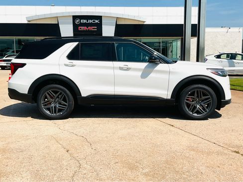 New 2025 Ford Explorer ST-Line w/ Premium Package image 13