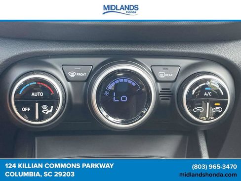 Used 2025 Hyundai Venue SEL FWD image 27