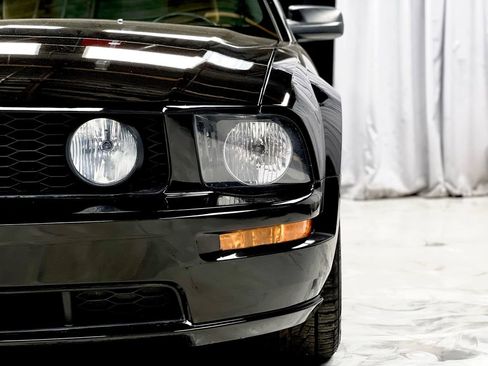 Used 2007 Ford Mustang GT Premium image 3
