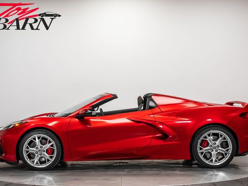 Used 2022 Chevrolet Corvette Stingray w/ Z51 Performance Package image 2