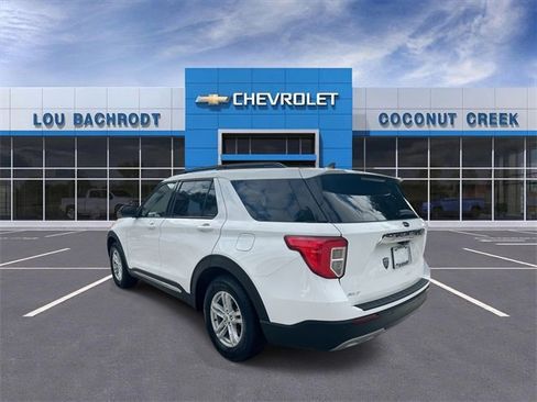 Used 2024 Ford Explorer XLT w/ Equipment Group 202A image 6