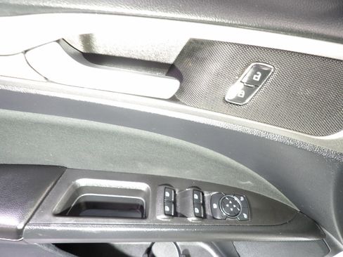 Used 2020 Ford Fusion SE FWD image 8