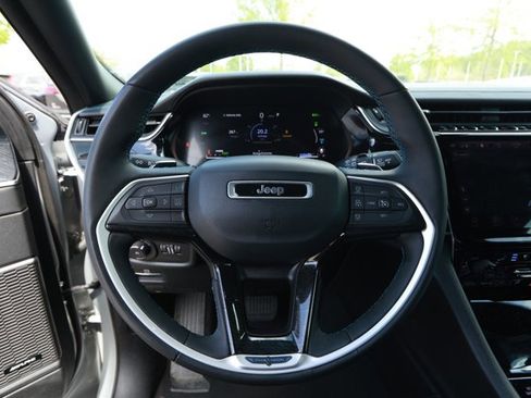 Used 2022 Jeep Grand Cherokee Trailhawk image 12