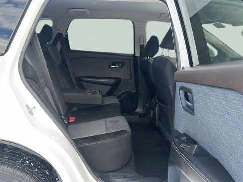 Used 2023 Nissan Rogue SV image 28