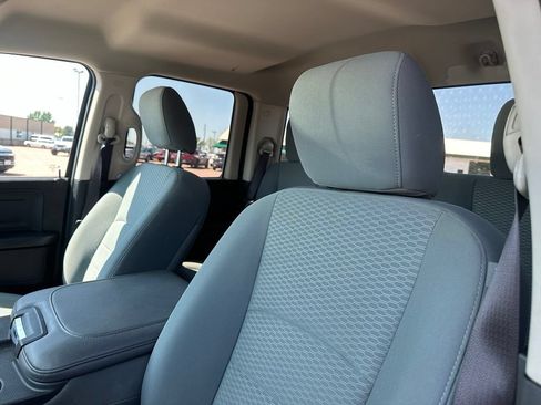 Used 2018 RAM 1500 Express w/ Express Value Package AWD/4WD image 3