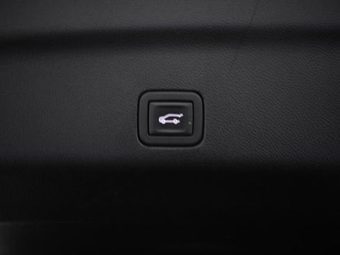 Used 2023 GMC Yukon Denali image 23