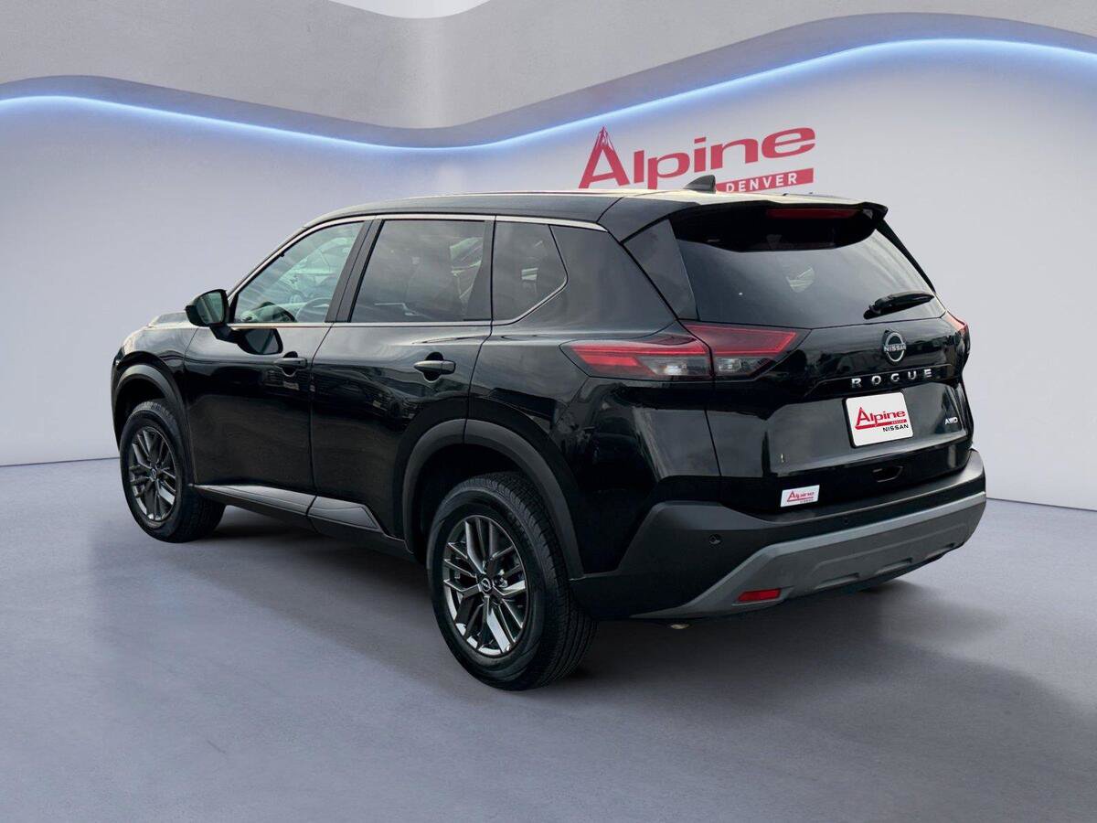 Used 2023 Nissan Rogue S AWD/4WD image 3