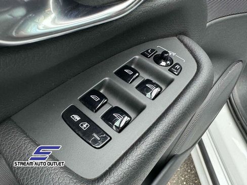 Used 2022 Volvo XC90 T6 Momentum w/ Climate Package image 14
