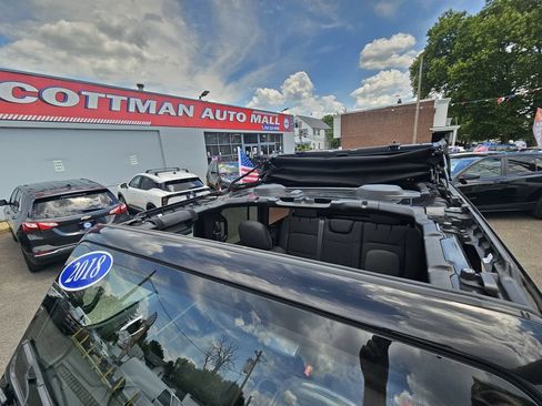 Used 2018 Jeep Wrangler Unlimited Sport S AWD/4WD image 30