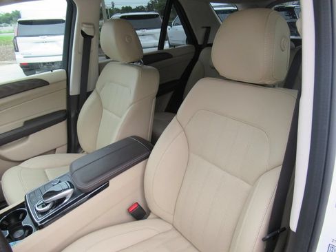 Used 2019 Mercedes-Benz GLE 400 4MATIC image 17