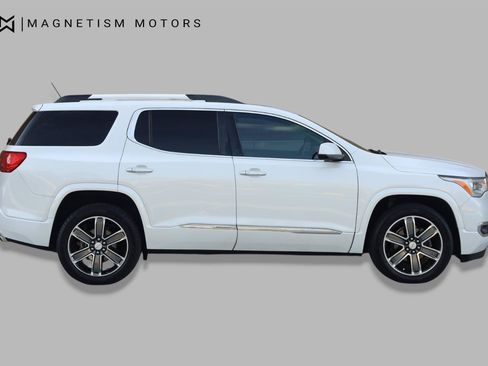 Used 2017 GMC Acadia Denali w/ Technology Package AWD/4WD image 3