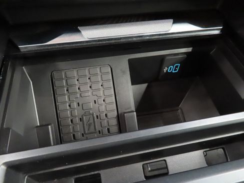 Used 2025 Ford F250 Platinum w/ FX4 Off-Road Package image 70