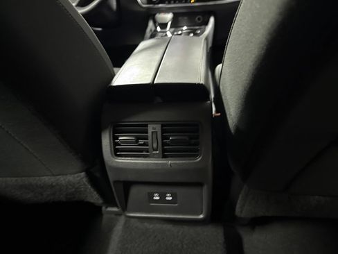 Used 2025 Nissan Rogue SV FWD image 12