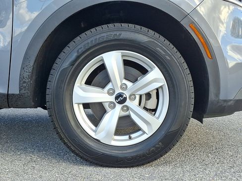 Used 2023 Kia Sorento LX image 8