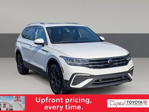 Used 2024 Volkswagen Tiguan SE AWD/4WD image 2