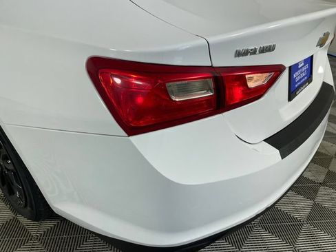 Used 2018 Chevrolet Malibu LT FWD image 18